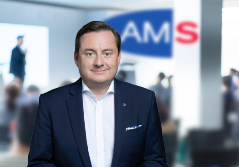Die Wirtschaft braucht Arbeitskräfte, die Reformen am Arbeitsmarkt sind ein Schritt dazu: Kurt Egger, Abgeordneter der ÖVP und Generalsekretär des Wirtschaftsbundes. Foto: stvp.at; iStock.com/ DIPA