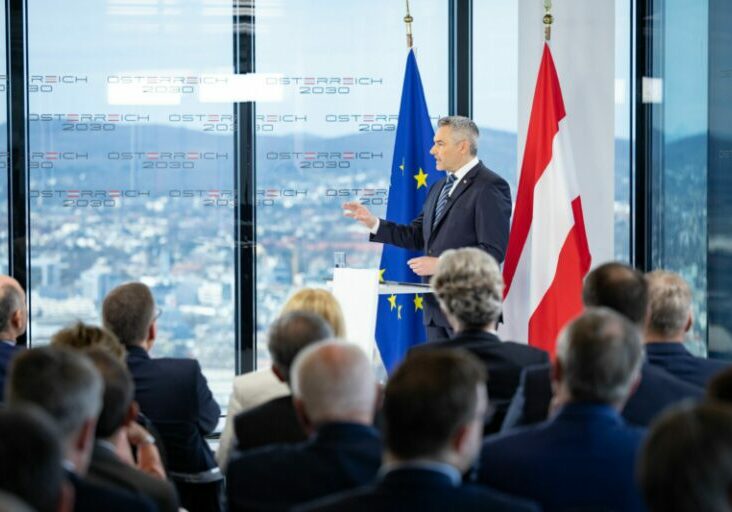 Bundeskanzler Karl Nehammer bei der "Rede zur Zukunft der Nation" am 10. März in Wien: Frieden sichern, Chancen nutzen, Potenziale heben. Foto: Jakob Glaser