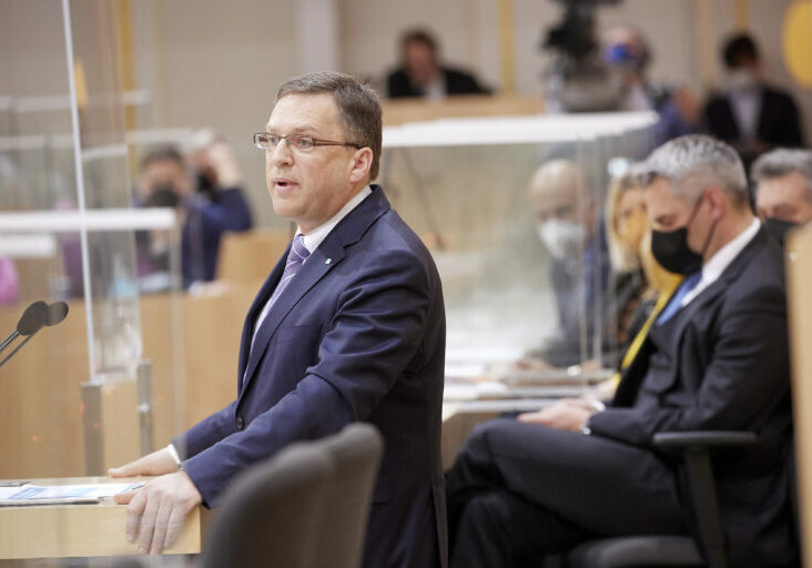 August Wöginger, Klubobmann und Sozialsprecher der Volkspartei: Steuerzahler und Familien entlasten, Familien mit Kindern fördern. Foto: Parlament