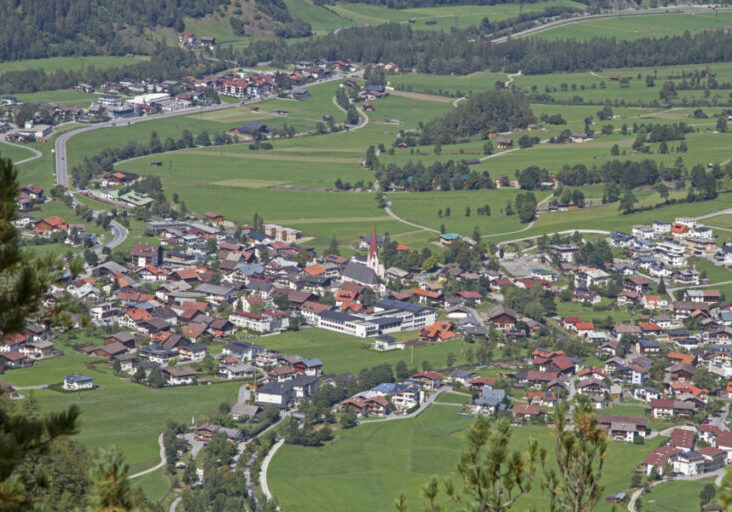 Für weitere Investitionen in Kinderbetreuung, Pflege, Digitalisierung oder Ökologisierung erhalten die Länder und Gemeinden vom Bund 500 Mio. Euro. Foto: istock / Tinieder