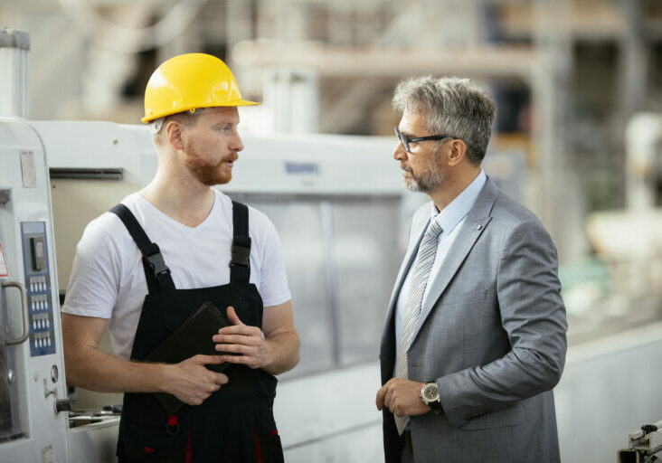 Die Sozialpartnerschaft sichert seit 80 Jahren ein gutes Miteinander zwischen Arbeitnehmerschaft und den Unternehmen. Die Politik würdigt diese Verdienste. Foto: istock/milanvirijevic