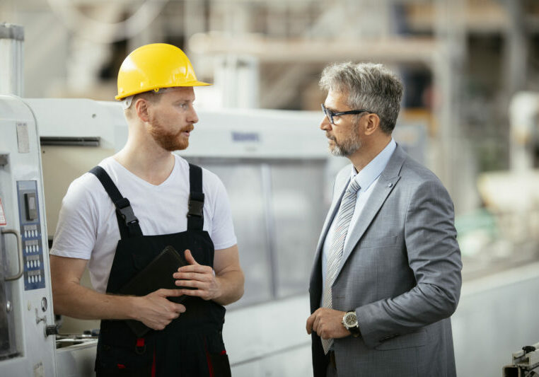 Die Sozialpartnerschaft sichert seit 80 Jahren ein gutes Miteinander zwischen Arbeitnehmerschaft und den Unternehmen. Die Politik würdigt diese Verdienste. Foto: istock/milanvirijevic