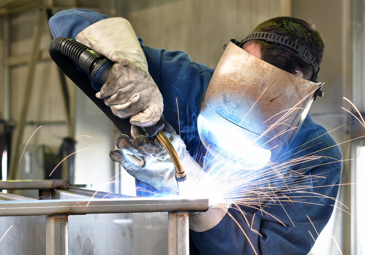Unternehmen blicken trotz Herausforderungen optimistisch in das Wirtschaftsjahr. Foto: istock / industryview