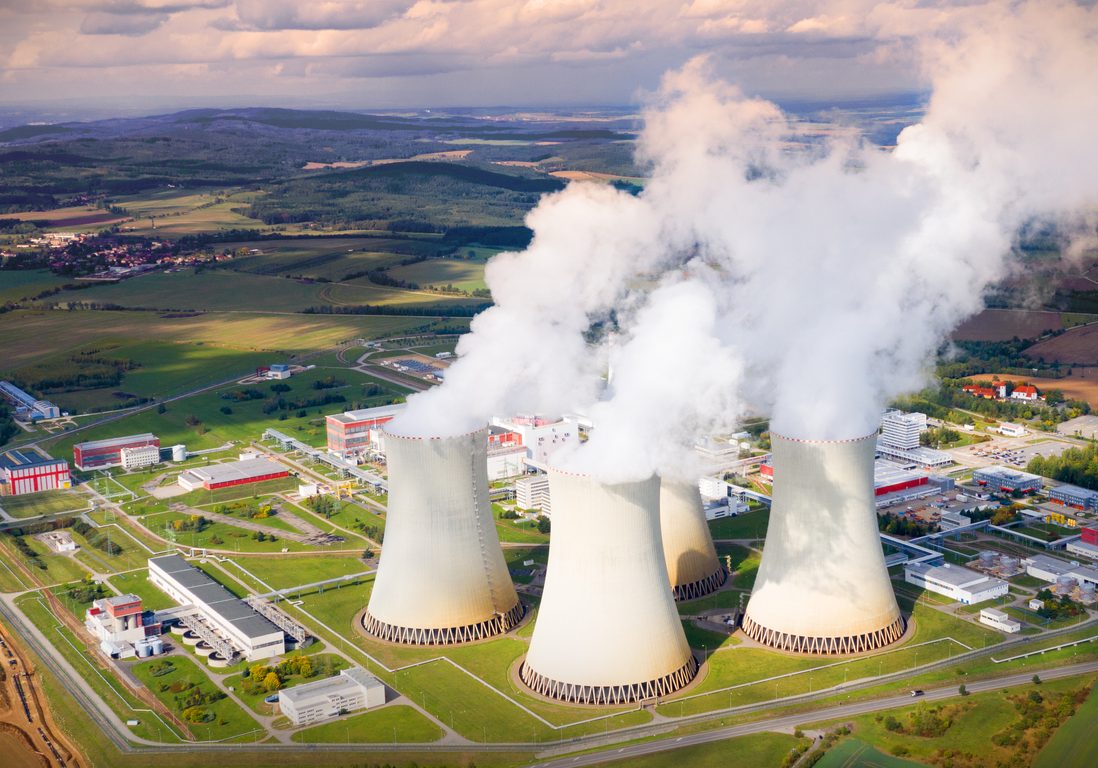 Gegen Österreichs Haltung stuft die EU Atomenergie als "grüne Energie" ein. Auch Tschechien, das derzeit den EU-Ratsvorsitz führt, setzt auf Kernkraftwerke wie zum Beispiel das Atomkraftwerk Temelin. Foto: istock / abadonian