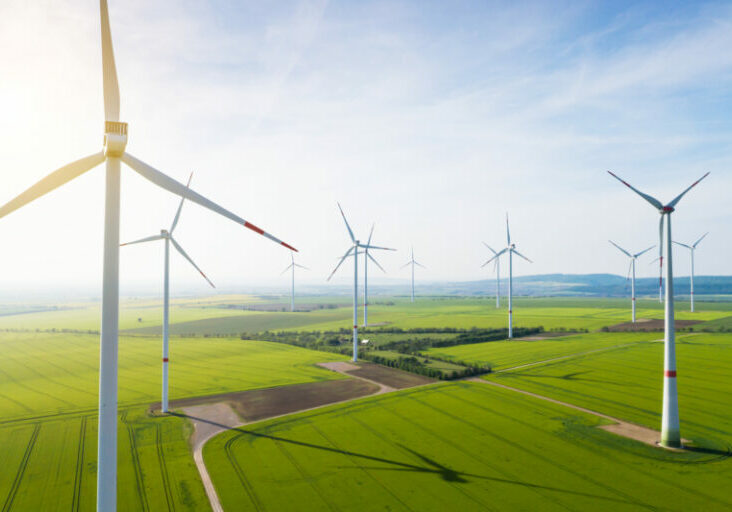 Mit vielen Schritten geht Österreich dem großen Ziel Klimaschutz entgegen. Ersichtlich wird das durch die Bilanz der Beschlüsse und Transformations-Projekte. Foto: iStock / kamisoka