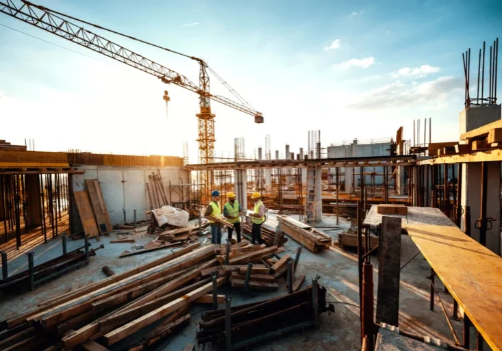 Die hohen Zinsen wirken schwer wie Blei für die heimische Wirtschaft. Laut aktuellem Konjunkturklimaindex des WIFO kommt die Wirtschaft aufgrund der Zinslage nicht in Fahrt. Foto: iStock/Drazen