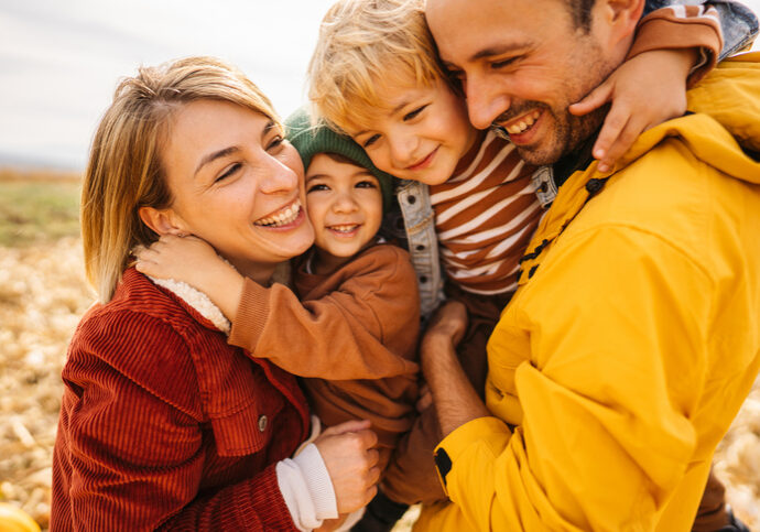 Die ÖVP erhöht als Regierungspartei das Tempo im Ausbau der Kinderbetreung: Um ausreichend Personal zu finden, werden auch Quereinsteigern neue Möglichkeiten für Berufe in der Elementarpädagogik geboten. Foto: iStock