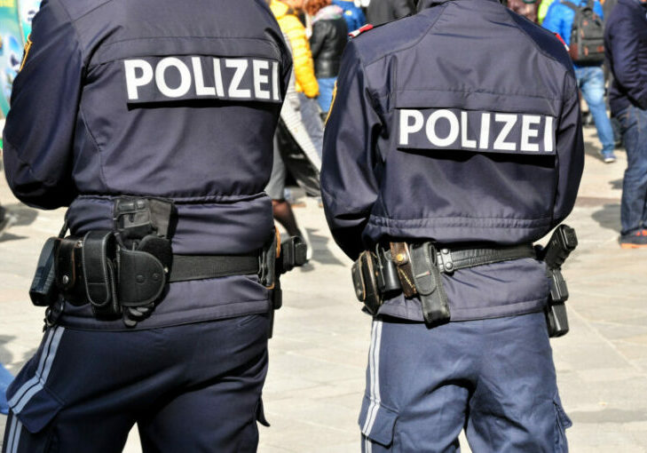 In Innsbruck kam es beim Pennälertag zu gewaltvollen - mutmaßlich linksextremen -Übergriffen auf zwei Coleurstudenten. Die ÖVP verurteilt die Übergriffe scharf. Foto: iStock / FotoGablitz