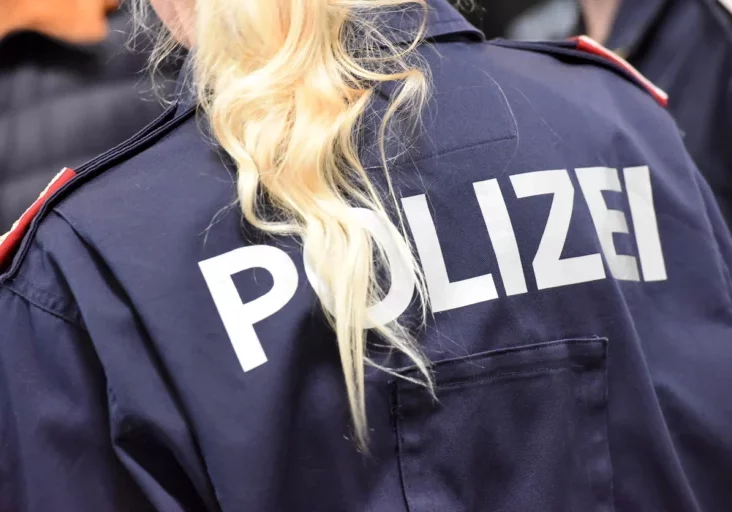 Der Frauenanteil in Führungspositionen des Innenministeriums soll auf 25 Prozent erhöht werden. In der Polizeigrundausbildung liegt der Anteil mittlerweile bei 38 Prozent. Foto: istock/Spitzt-Foto