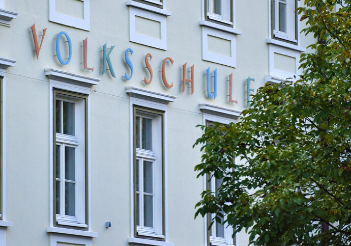 Die Effektivität dieser Teststrategie wird durch die Bilanz nach der ersten Schulwoche bewiesen. - Foto: iStock/Spitzt-Foto