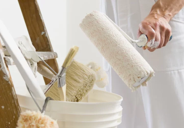 Handwerkerarbeiten im Haus oder in der Wohnung werden nun mit 20 Prozent gefördert. Der Handwerkerbonus wird von der Wirtschaft begrüßt. Foto: istock/Vsivasnc