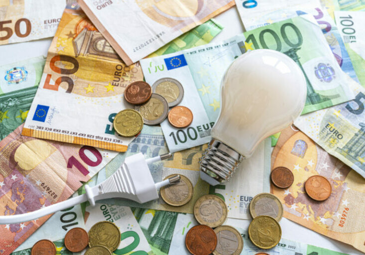 Mit einem Kostenzuschuss von insgesamt 450 Mio. €für energieintensive Unternehmen will die Regierung sicherstellen, dass diese Unternehmen liquide bleiben und nicht unter den erdrückenden Energiekosten leiden. Foto: iStock / fcafotodigital
