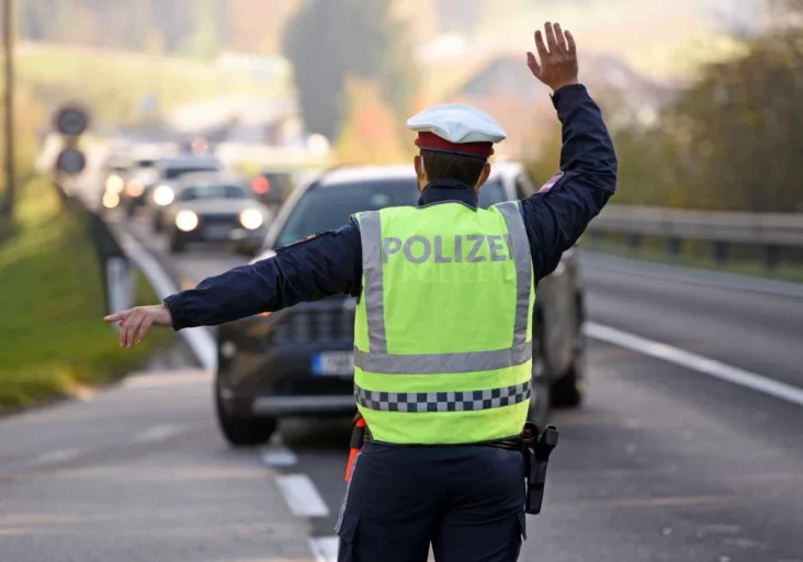 Die Zahl der Alkohol-Sünder im Straßenverkehr ging zuletzt in Österreich zurück. Die Schwerpunktaktionen der Polizei zeigen Wirkung. Foto: iStock/Spitzt-Foto