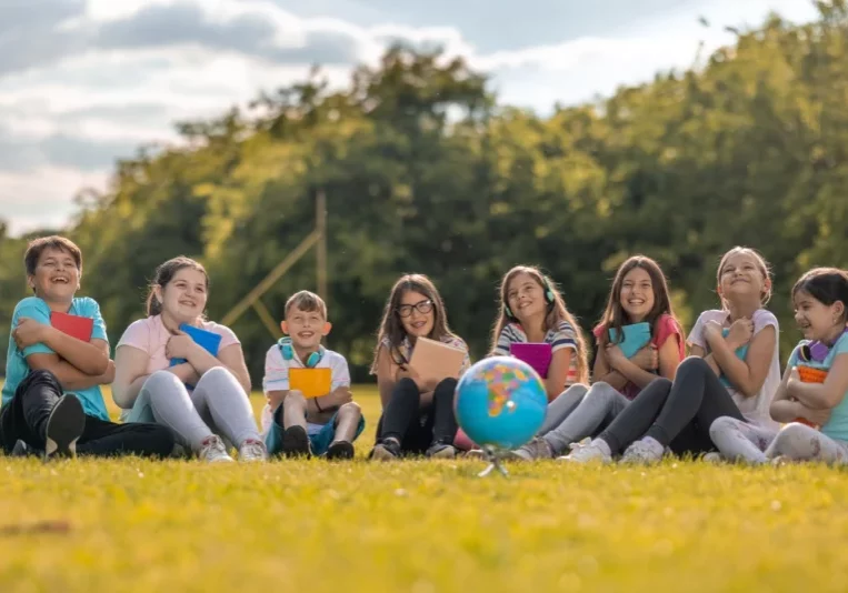 Die Sommerschule wurde 2020 eingeführt und ist ein erfolgreiches Modell der zusätzlichen Lernförderung. Foto: istock/StockPlanets