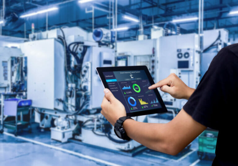 Niedrigere Kosten und weniger Bürokratie: Das fordert die Industrie in einem acht Punkte umfassenden Papier von der nächsten Bundesregierung. Foto: istock/B4LLS