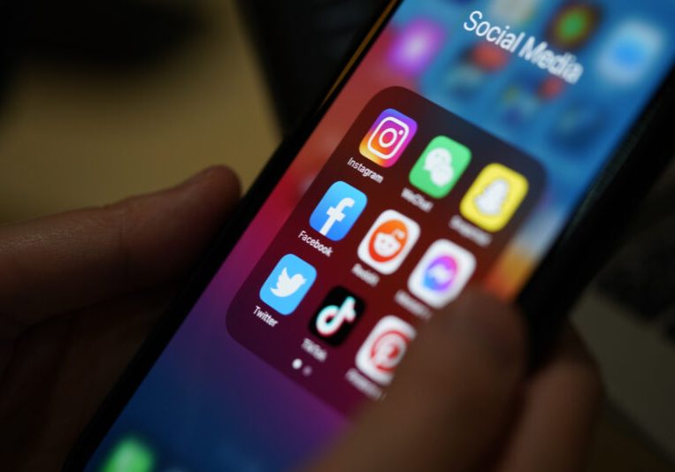 Ein Tweet eines SPÖ-Mitarbeiters der Kategorie "Hass im Netz" sorgt für Entsetzen. Foto: istock / P. Kijsanayothin