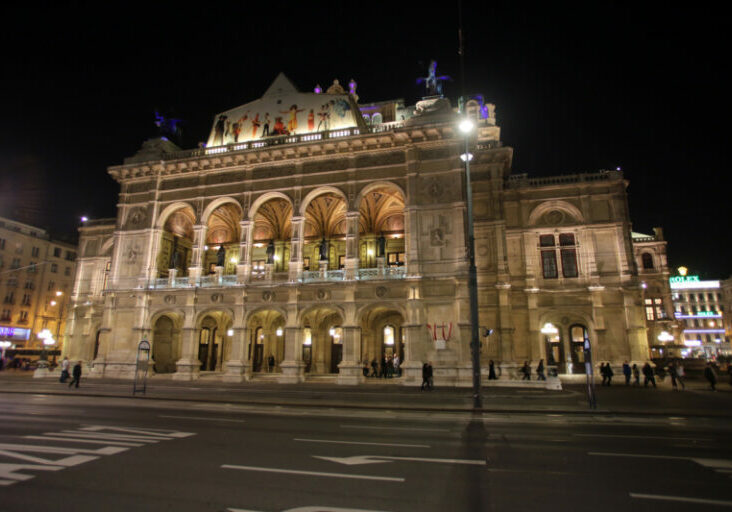 Bundestheater und Bundesmuseen erhalten kommendes Jahr mehr Geld. Das Kunst- und Kulturbudget steigt insgesamt um rund 11 Prozent. Foto: istock / ZvonimirAtleti