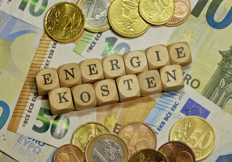 Die Preise für Energie sind enorm angestiegen. Die Gewinne werden mit dem Energiekosten-Beitrag abgeschöpft, daraus werden Entlastungen mitfinanziert. Foto: iStock / Leonsbox