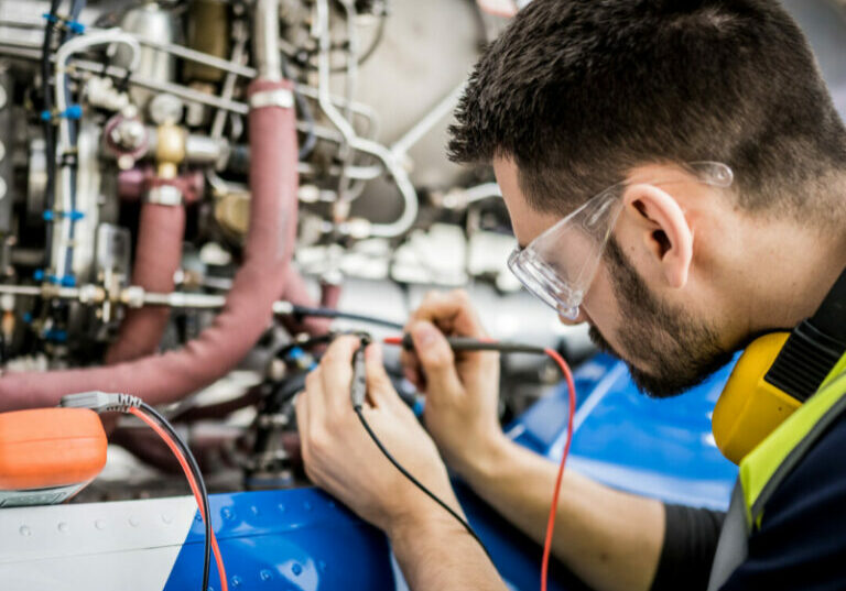 Bei mehr Leistung soll mehr an Netto vom Brutto bleiben: Überstunden und Feiertagsarbeit werden steuerlich entlastet.. Foto: istock / vm