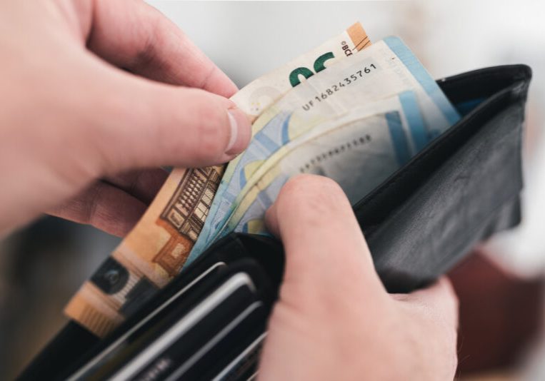 Verbände und Organisationen reagieren erfreut über die Ausweitung des Spendenabsetzbarkeit. Foto: stock/Christian Horz