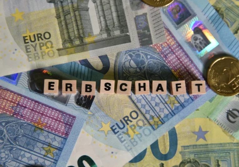 Die SPÖ fordert neue Steuern. ÖVP-Klubobmann Wöginger erteilte diesen Ideen eine Absage und setzt weiter auf Entlastung. Foto: istock/Alexander Marc Duering