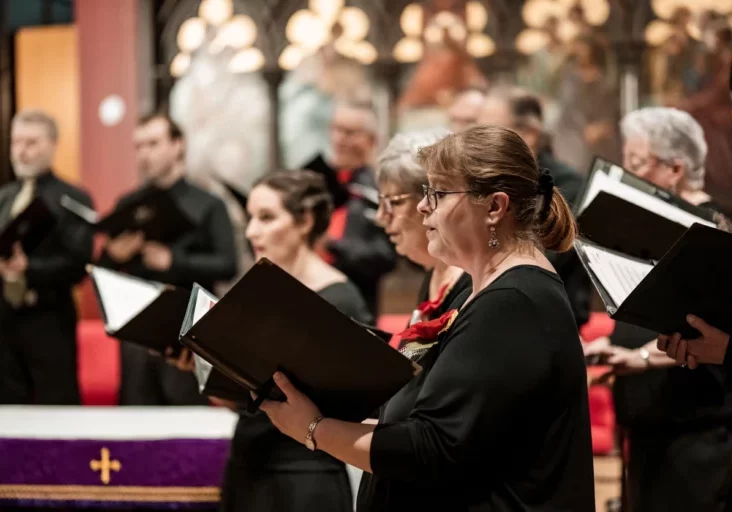 Die Freiwilligenpauschale wird nun auch auf anerkannte Religionsgemeinschaften ausgebaut. Symbolbild: istock/Fotografia Inc.