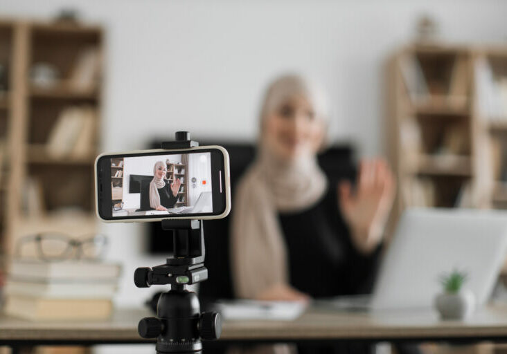 Ein Forschungsbericht untersucht die Vorgangsweise von Islam Gruppierungen in den Sozialen Netzwerken. Foto: istock/ undefined