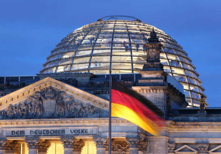Schlechter Start für SPD-geführte Ampelkoalition in Berlin; Bild: Kuppel des Bundestages. Foto: iStock/ Thomas Saupe