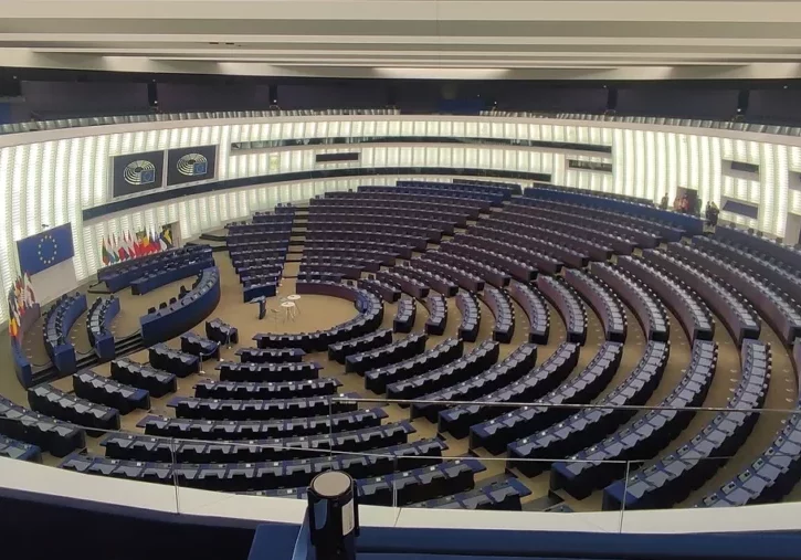 Die Europäische Volkspartei wird wieder im EU-Parlament am meisten Sitze einnehmen. Das geht aus der EU-weiten Trendprognose hervor. Foto: Diego Martin Lopez