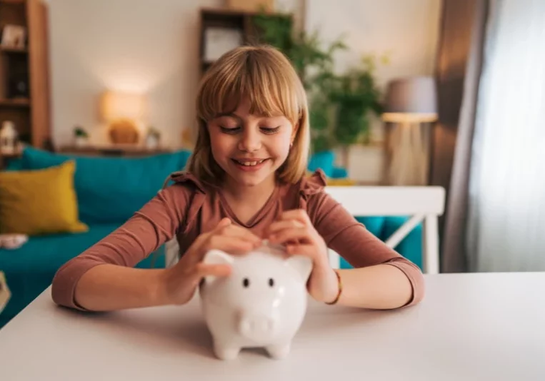 Mit Geld richtig umgehen. Die Finanzbildung in Österreich soll ausgebaut werden. Foto: istock/milorad kravic