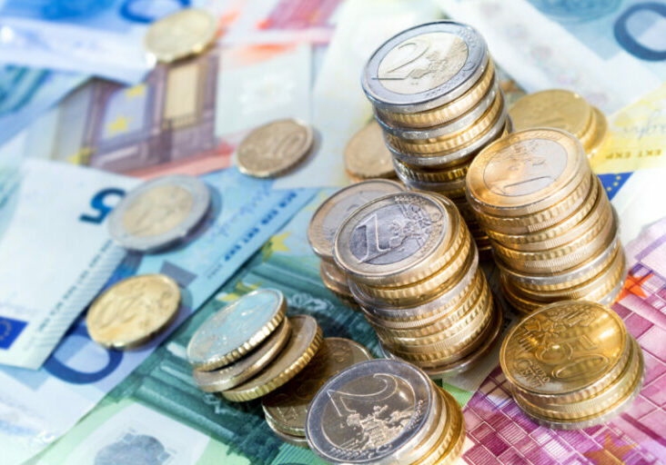 Es geht um viel Geld im November-Plenum des Nationalrats. Das Budget 2023 mit über 100 Milliarden Euro Volumen wird drei Tage lang diskutiert. Foto: istock/OlegGr