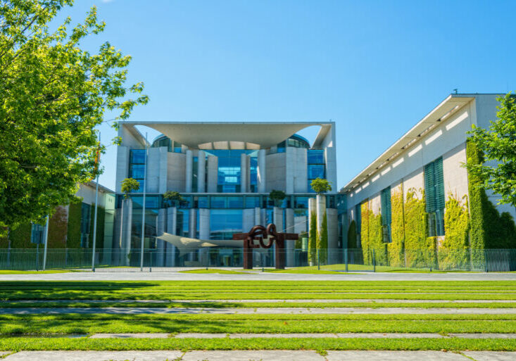 Bundeskanzleramt in Berlin; Foto: iStock/ Kerrick