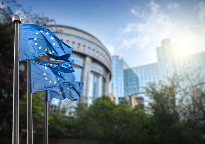 Österreich wahrt Sicherheitsinteressen, auch für Europa. Im Europäischen Parlament liegen seit 2020 Vorschläge für Migration und Asyl. Foto: iStock / artJazz