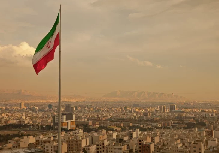 Ein Machtwechsel im Iran hätte laut Studie wesentliche positive wirtschaftliche Folgen für Österreich und die EU. Foto: istock/BornaMir