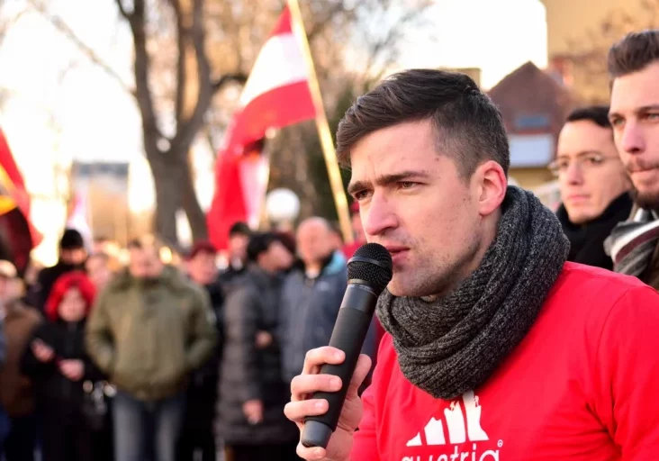 Die Nähe der FPÖ zu Mitgliedern der Identitären Bewegung, wie zB Martin Sellner, sieht die ÖVP als demokratie- und staatsgefährdend. Verfassungssprecher Wolfgang Gerstl sieht darin ein System. Foto: iStock/Johanna Poetsch