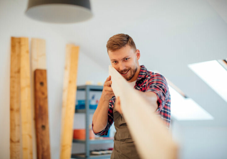 Der Arbeitsmarkt trotzt den Krisen und der wirtschaftliche Ausblick ist für Österreich nach wie vor positiv. Foto: istock / vgajic