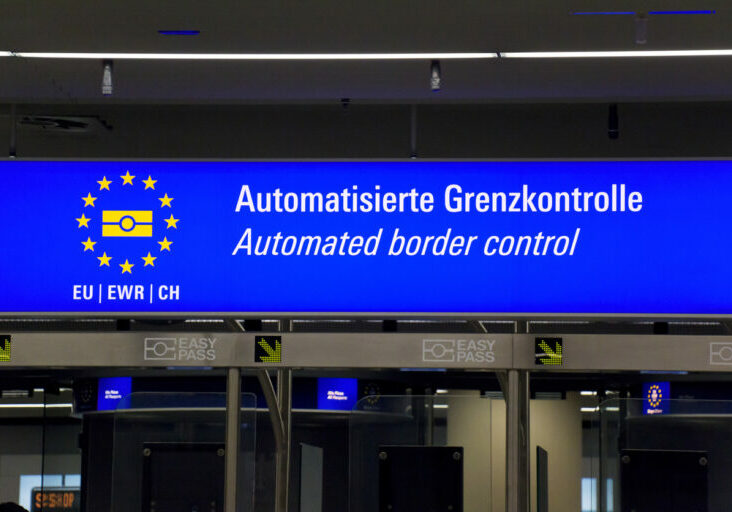 Mit einer automatischen Fingerabdruck-Registrierung von Migranten soll die Asylpolitik europaweit reformiert werden. Foto: Wicki58/iStock