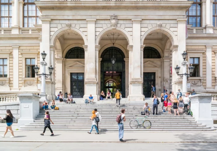 Interessante Einblicke liefert eine aktuelle Studie rund um das Thema Studieren und Studenten in Österreich. Foto: istock/TasfotoNL