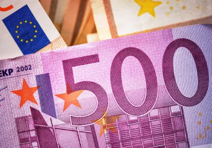 Die Mitarbeiterprämie feiert ein Comeback. 500 Euro steuerfrei kommen. Foto: iStock/Smitt