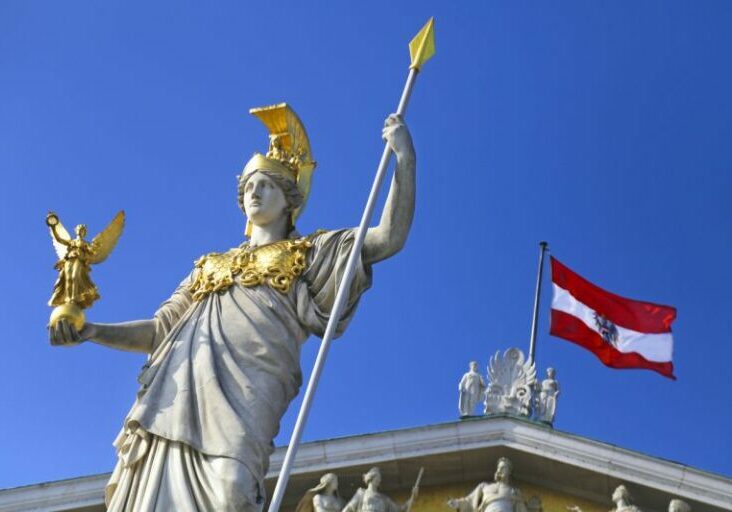 Österreich und die Europäische Union verabschieden derzeit nahezu im Tagestakt neue Maßnahmen für umfassende Sicherheit. Foto: iStock / GoodLifeStudio