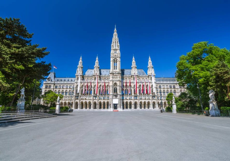 Geht einer Großpartei die Masse aus? Die SPÖ-Angaben zur Teilnehmerzahl am Maiaufmarsch wurden laut Medienberichten von der Polizei weit nach unten korrigiert. Foto: iStock / amriphoto