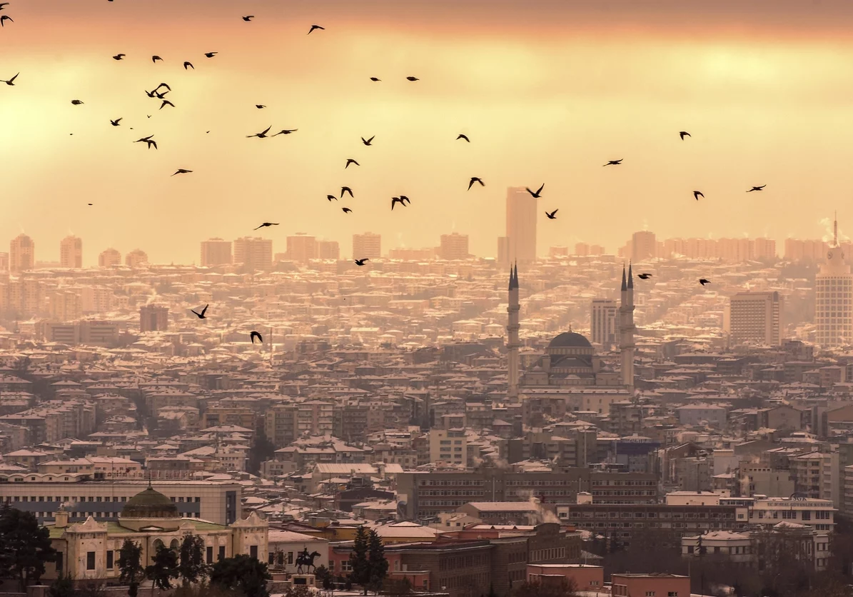 In Ankara, Hauptstadt der Türkei, trifft am Montag Bundeskanzler Christian Stocker auf Präsident Recep Erdogan. Foto: iStock/komyvgory