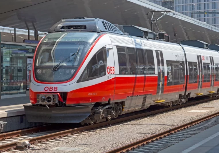 Über drei Milliarden Euro werden pro Jahr in die Schieneninfrastruktur investiert. Foto: istock/Gwengoat