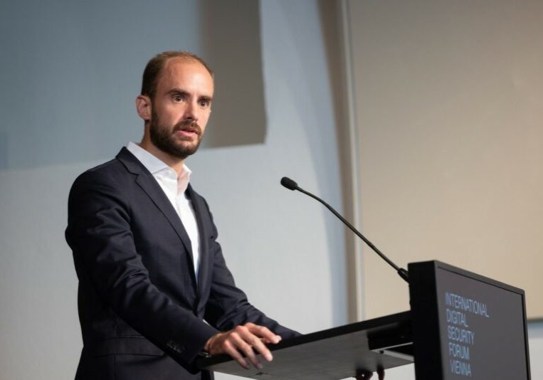 Im Kampf gegen die Cyberkriminalität muss man laut Digitalisierungsstaatssekretär Florian Tursky auf Prävention und Sensibilisierung setzen. Foto: Christopher Dunker