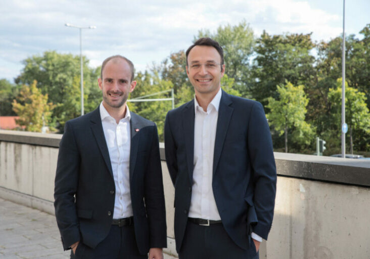 Staatssekretär für Digitalisierung und Telekommunikation, Florian Tursky und Senior Project Manager der Smart Country Convention, Jusuf Hadziselovic. Foto: Messe Berlin