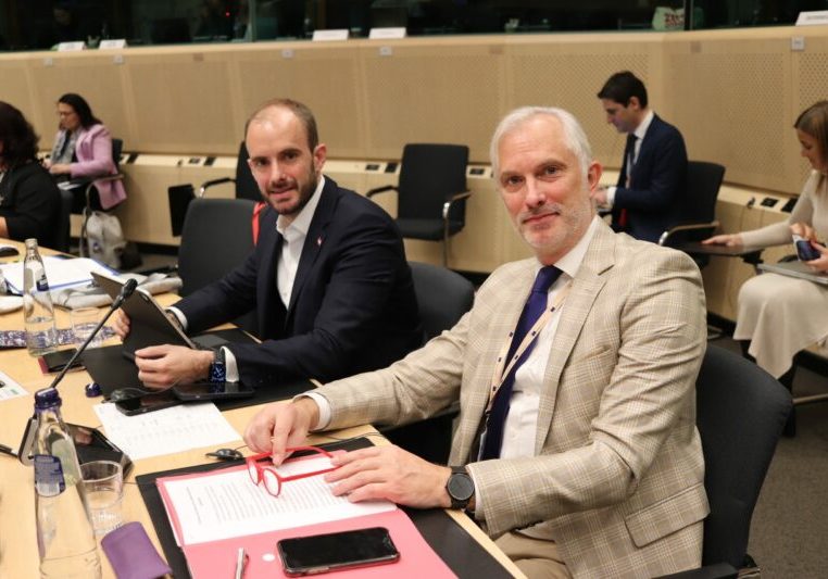 Mit einer Verordnung schafft die EU die rechtliche Grundlage dafür künftig digitale Ausweise EU-weit anzuerkennen. Im Europäischen Rat für Verkehr, Telekommunikation und Energie stellte daher Digitalisierungsstaatssekretär Florian Tursky das österreichische Modell vor. Österreich ist in Sachen E-Identität ein Vorreiter in der EU. Foto: Zahra Reismüller