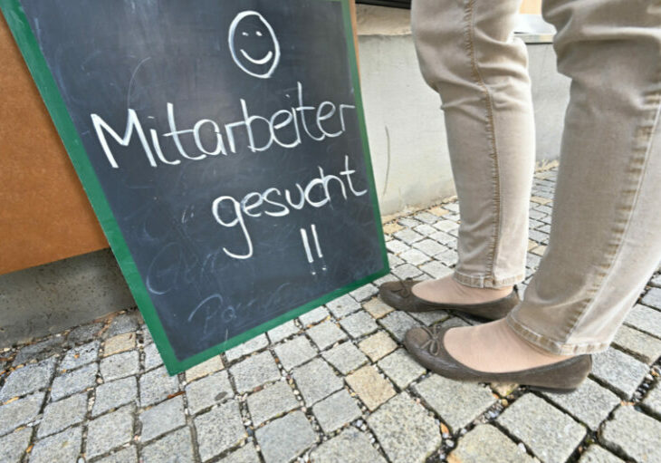 Österreichs Arbeitsmarkt im Herbst 2022: Die Arbeitslosigkeit ist niedrig wie zuletzt vor mehr als 10 Jahren und die Zahl der offenen Stellen auf einem historischen Höchststand. Foto: imagoimages / Rolf Poss