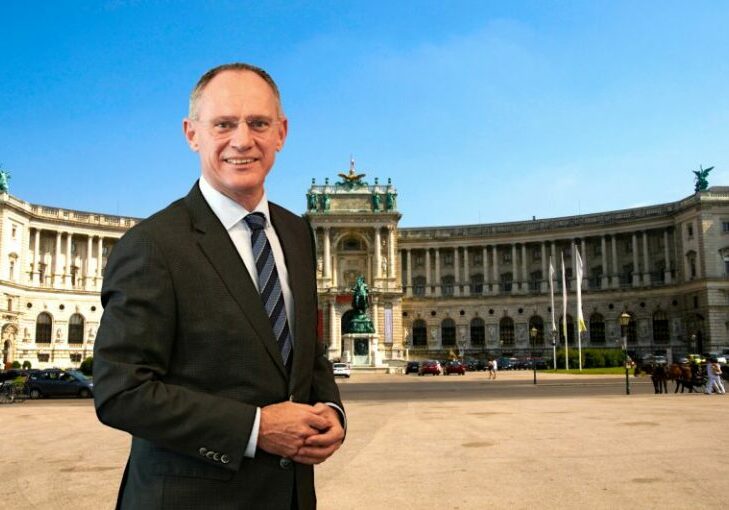 Innenminister Gerhard Karner lädt Montag und Dienstag zu einer Rückführungskonferenz in die Hofburg nach Wien ein. Foto: BMI / Karl Schober / iStock burakpekakcan