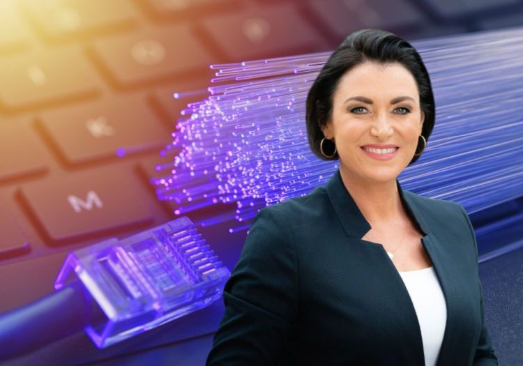 Telekommunikationsministerin Elisabeth Köstinger gibt den Startschuss für die Auszahlung der zweiten Breitbandmilliarde in Höhe von 1,4 Mrd. Euro. Foto: BMLRT / Paul Gruber / iStock Daniel Chetroni