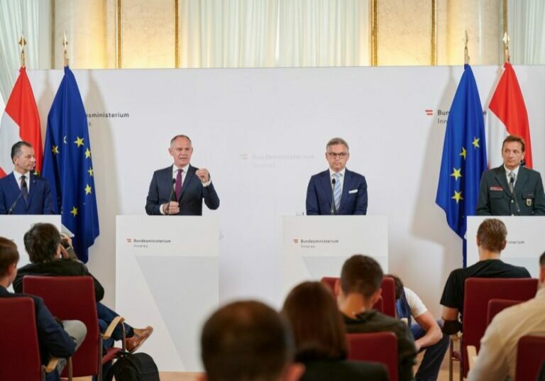 Die Ermittlungen gegen Sozialleistungsbetrug soll intensiviert werden. Seit 2018 gab es über 11.000 Kontrollen. Foto: BMI/Karl Schober